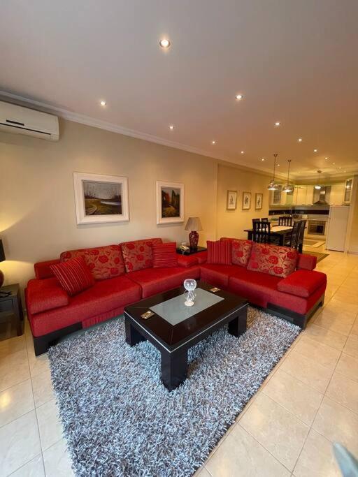 טיראנה Stylish Central Apartment מראה חיצוני תמונה
